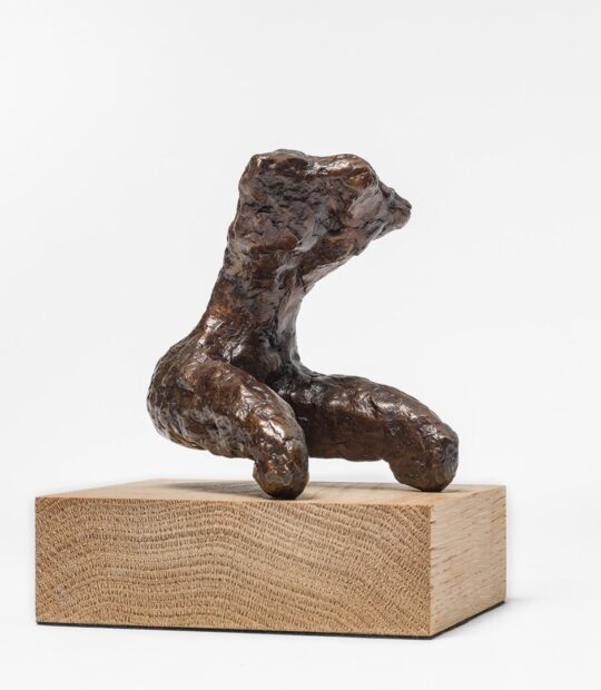 Figurative sculpture Kneel I with Bronze Patina